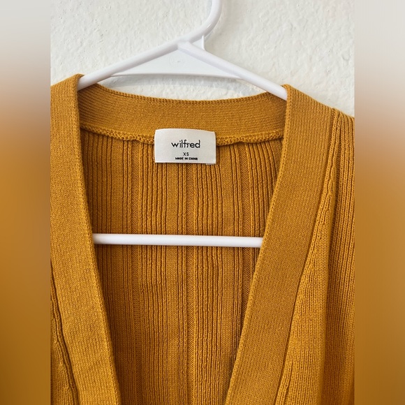 Aritzia Wilfred | Pludge front cardigan - Picture 4 of 8